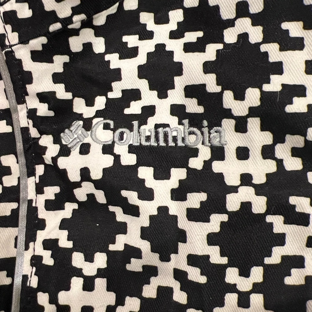 NWOT Stylish Black and White Girls Jacket Size 18-24 - Picture 5 of 12